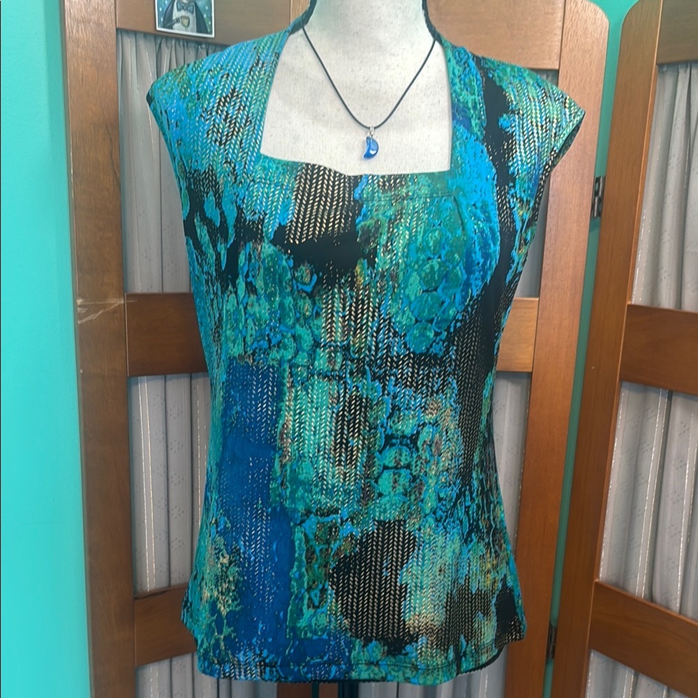 Kasper Fitted Cap Sleeve Blouse in Blue and Green